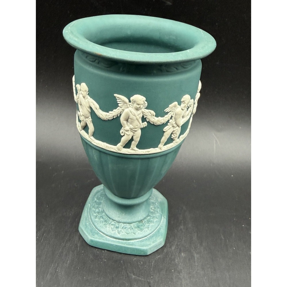 Wedgewood Jasperware Stemmed Vase Spruce Green With Cherubs 4 3/4 "